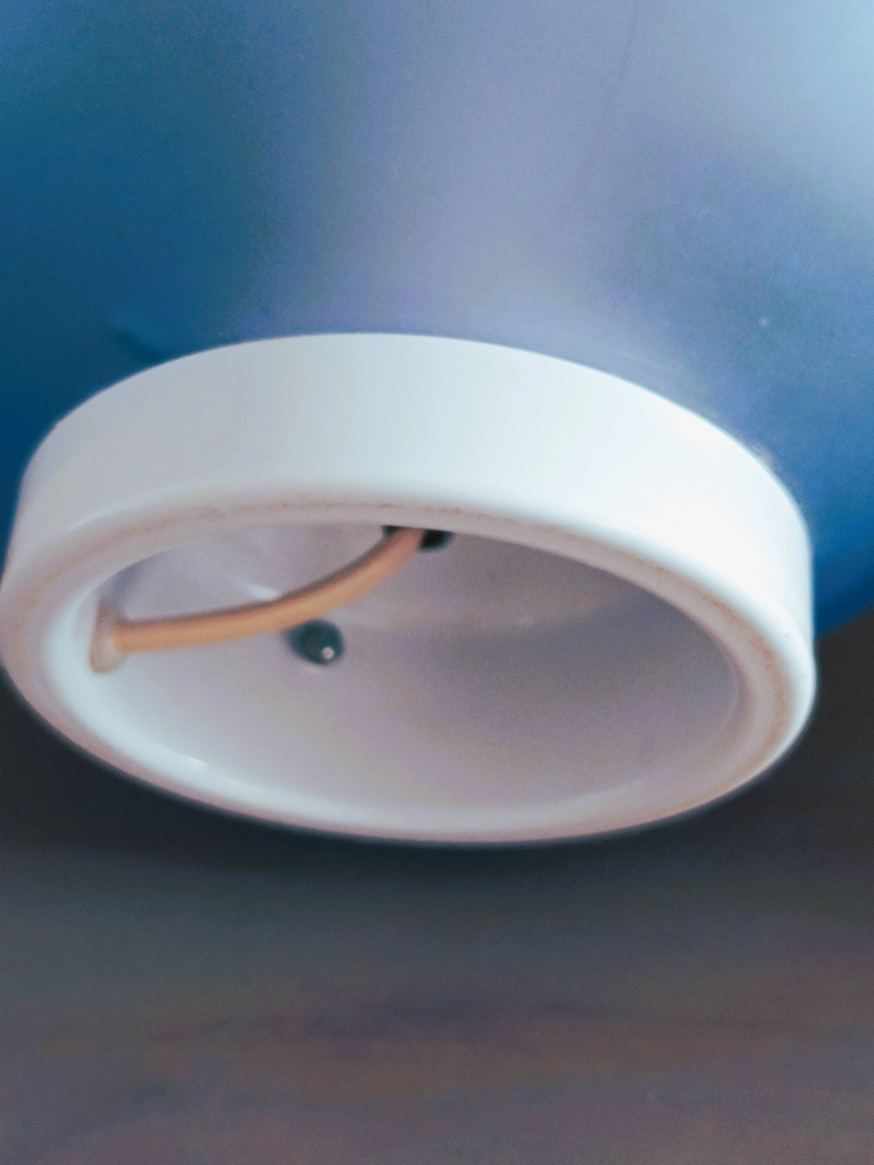 Uovo style ovoid lamp