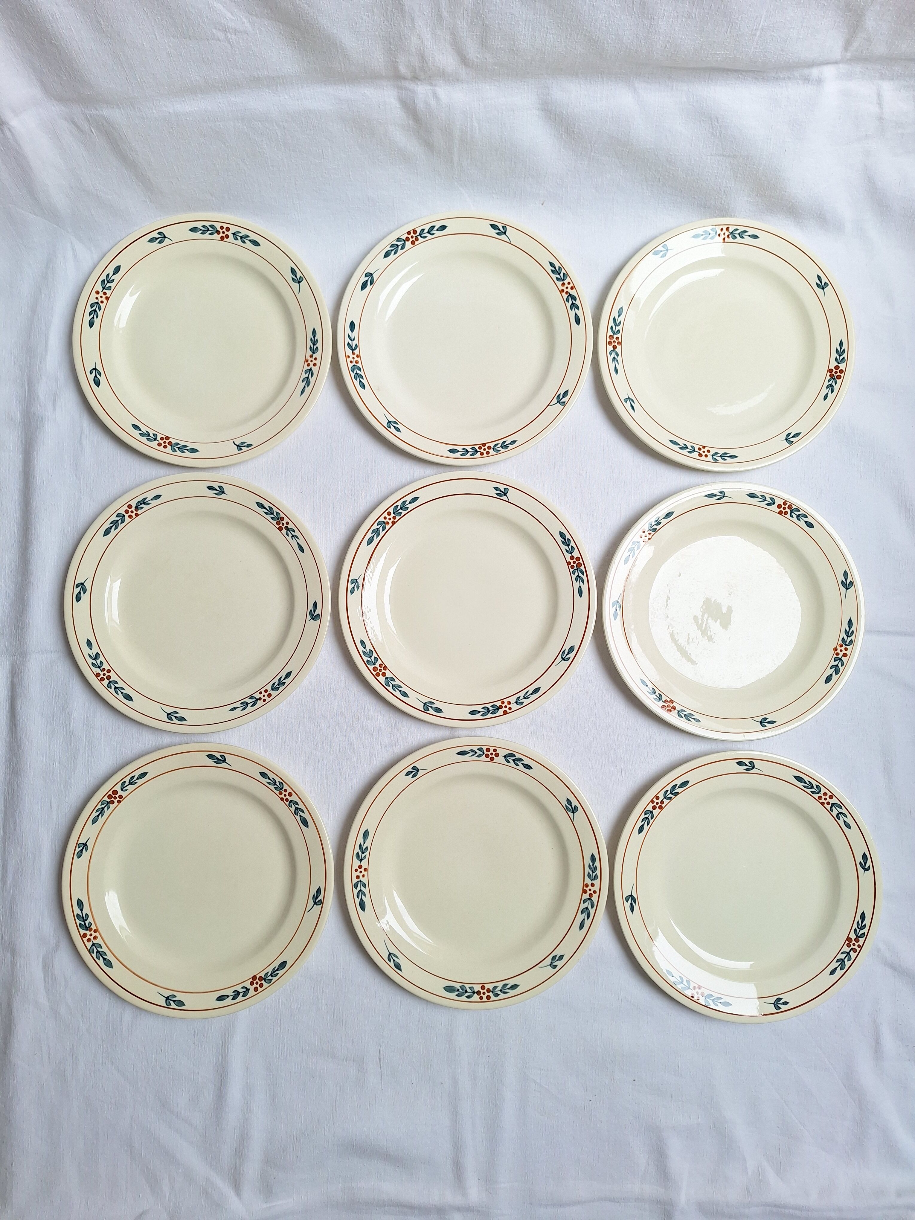 Assiettes plates Charbonnier Salins modèle Fécamp