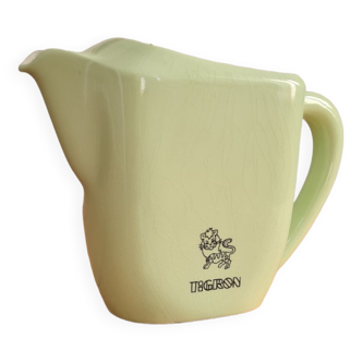 Advertising pitcher syrup Tigron