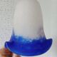 Signé degué - tulipe en verre marmoréen blanc et bleu roy