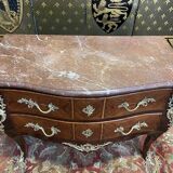 Commode en marqueterie de style Louis XV