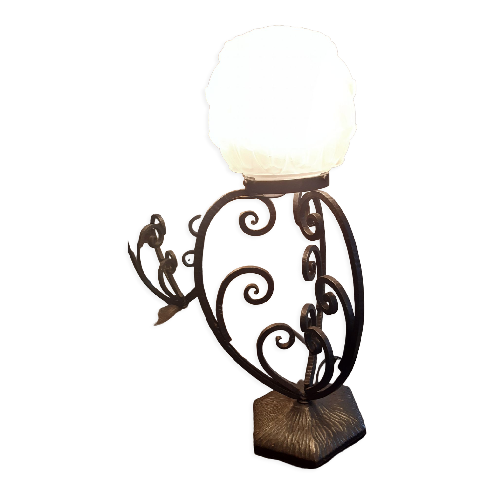 Lampe d'époque art déco fer forgé et globe verre moulé pressé