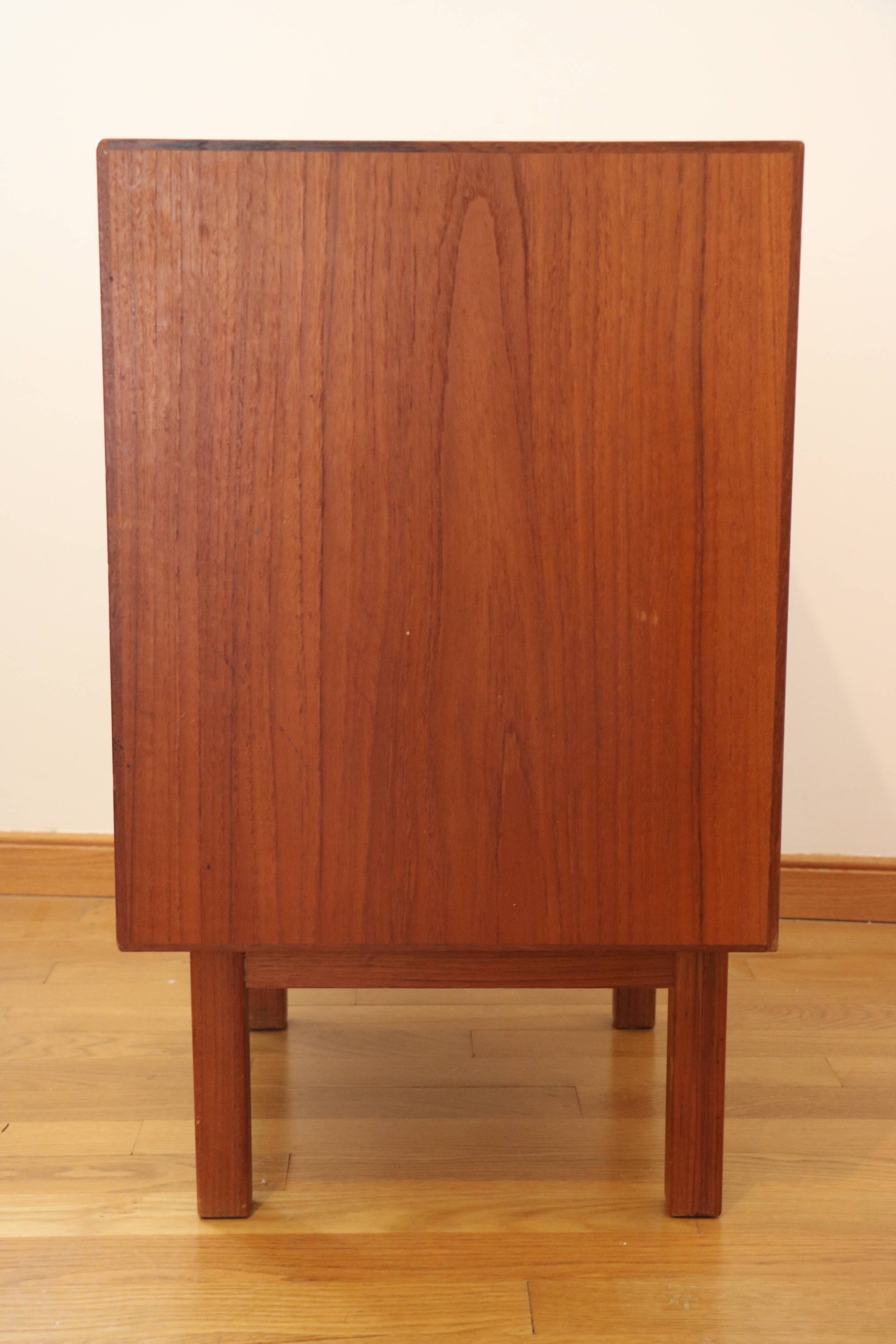 1960s Scandinavian teak chest of drawers