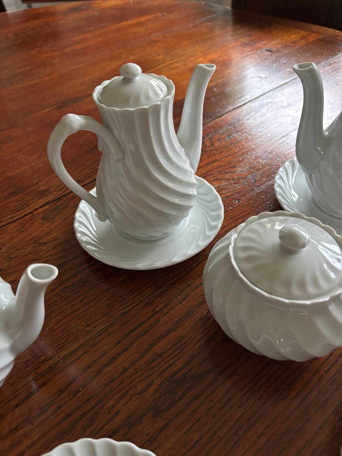 16-piece coffee service Haviland Limoges, excellent condition.