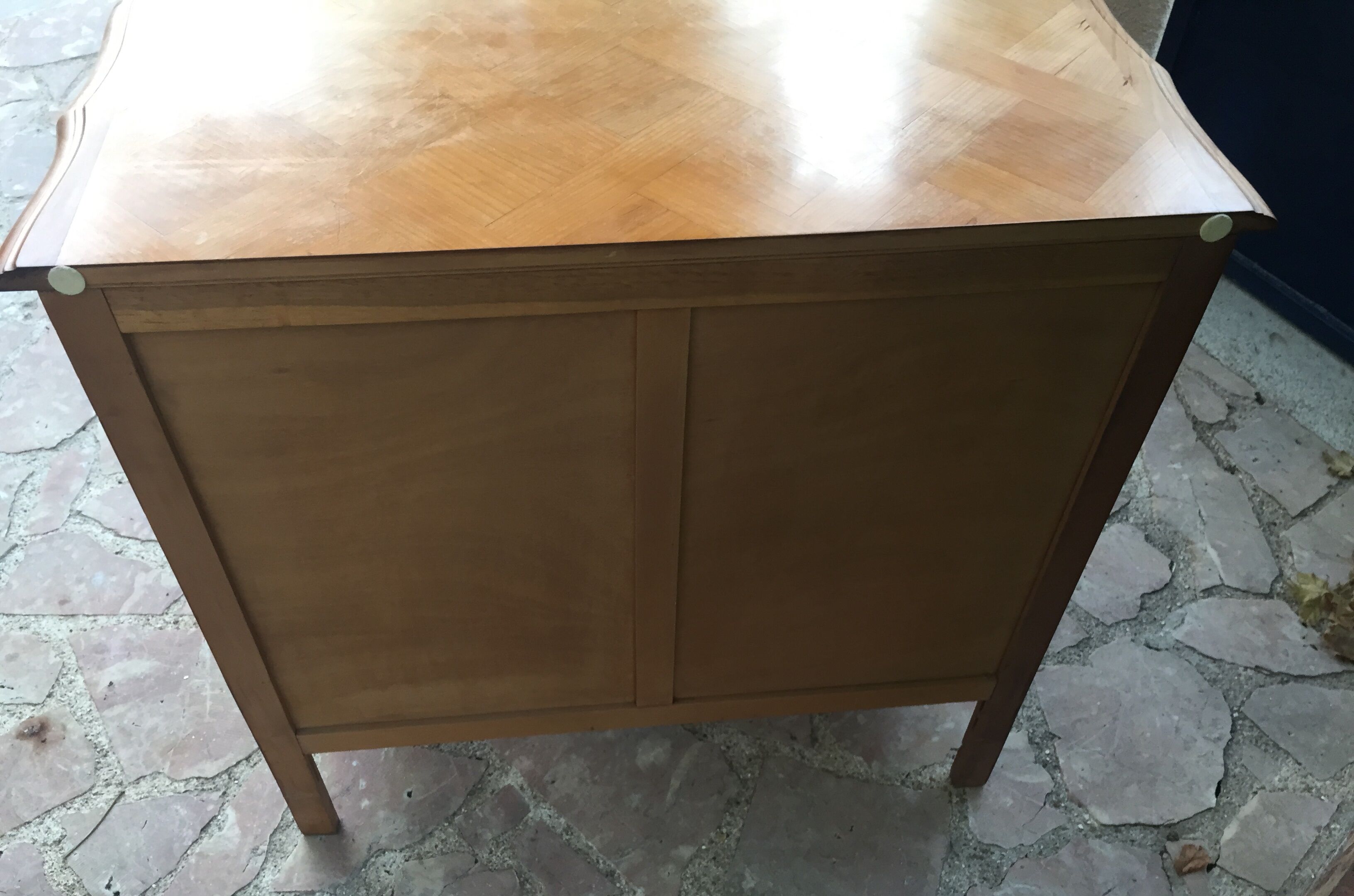 Commode arbalète