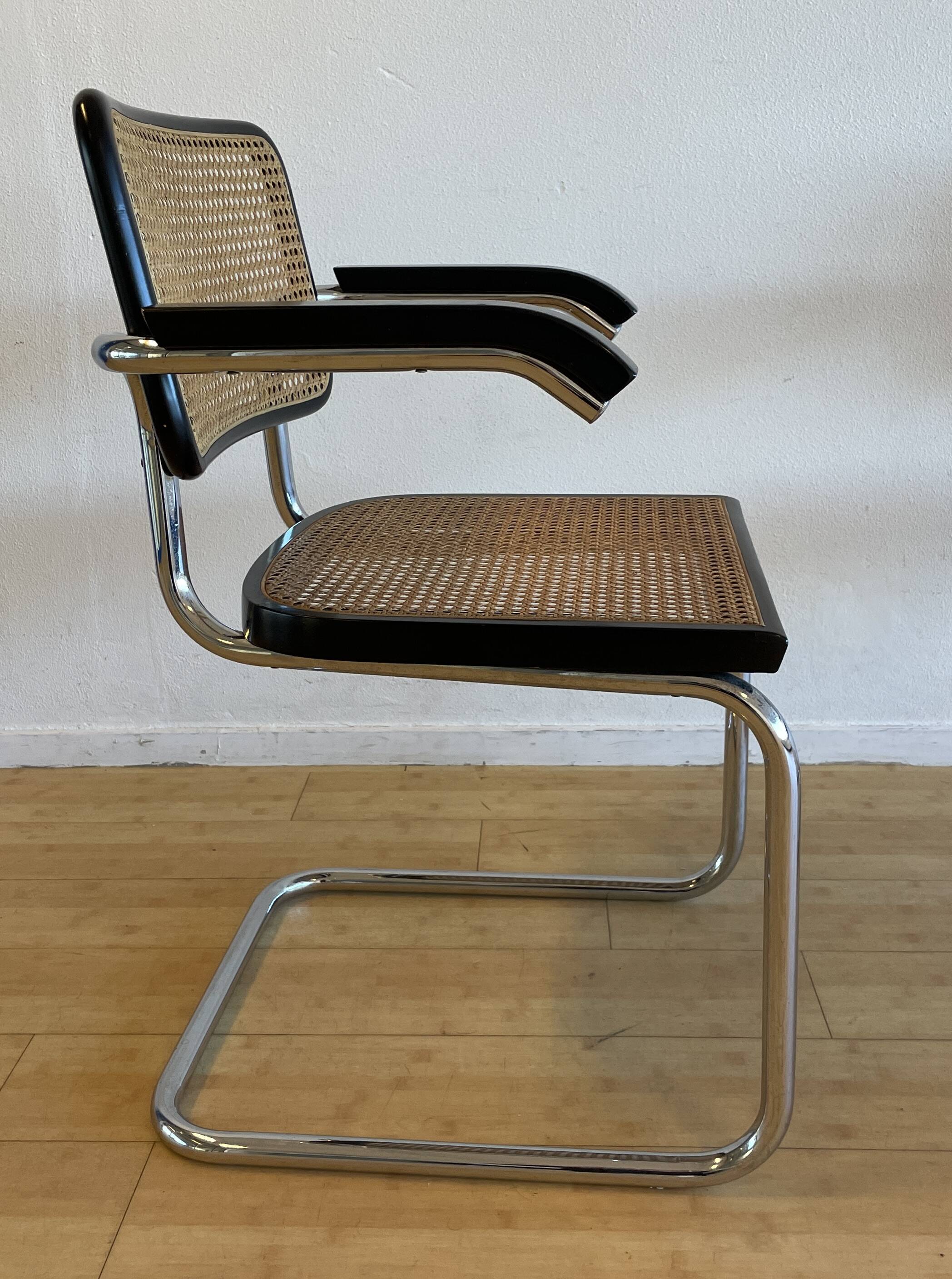 Ensemble de deux fauteuils Marcel Breuer (Cesca) S64 V par Thonet.