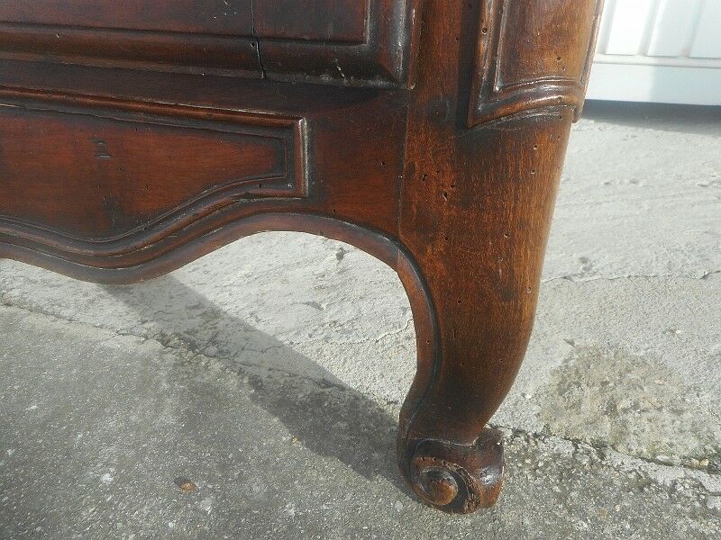 Encadrement et portes de placard louis xv en noyer du xix ème siecle n° 1
