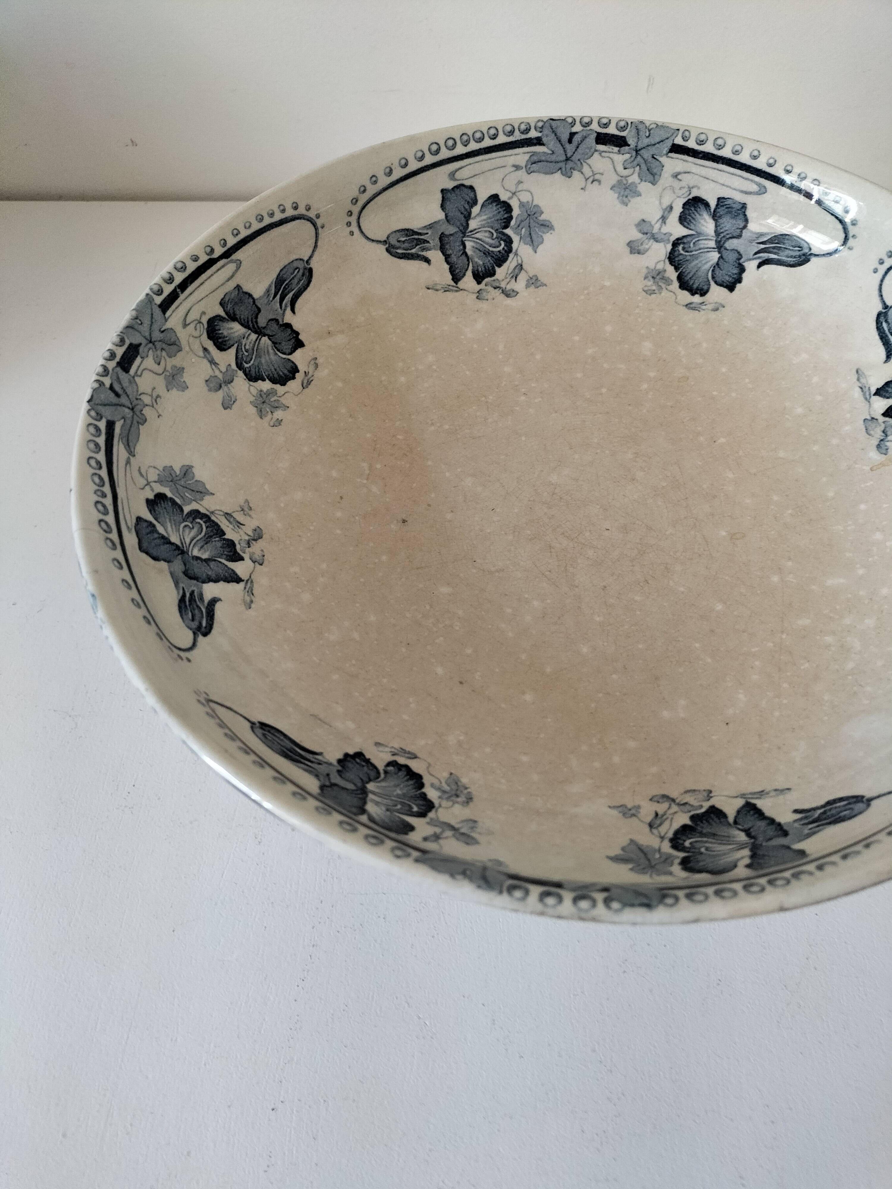 Compote dish with pedestal – SFNO stamp (circa 1890-1910)