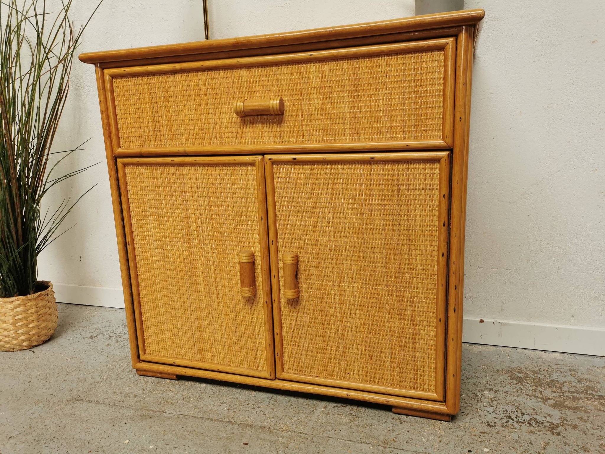Buffet vintage en rotin Roche Bobois