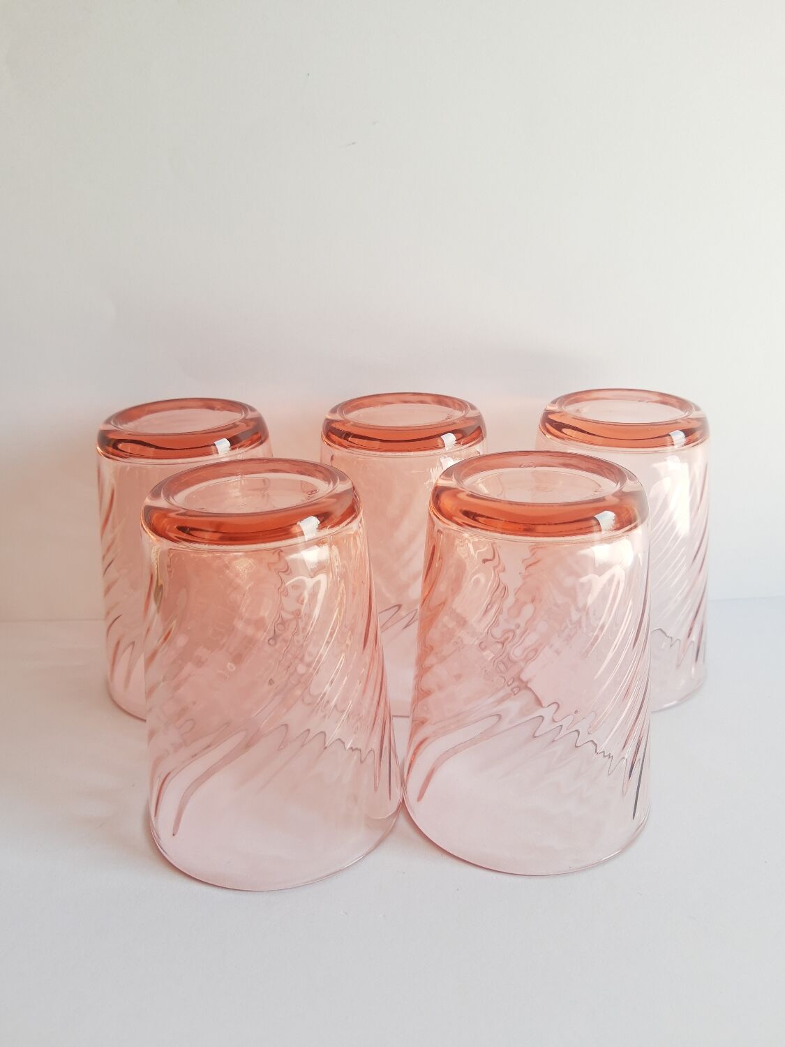 Set of 5 vintage rosaline twisted water glasses