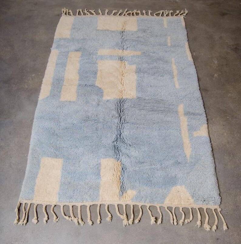 Atlas Berber rug from Oued Zam, square size 2.5/2.5 m.