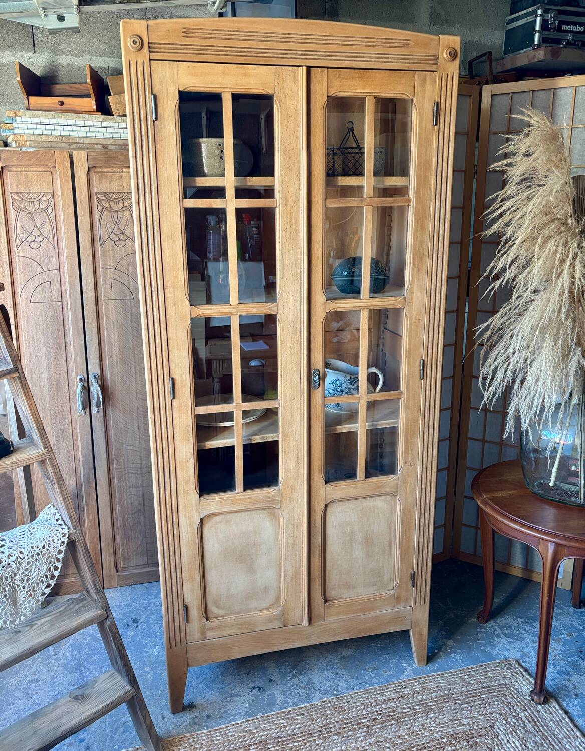Parisian display case in raw wood