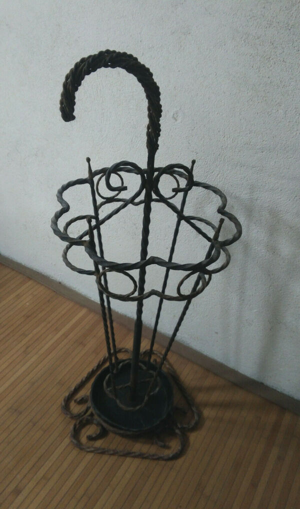 Porte parapluie en fer forgé