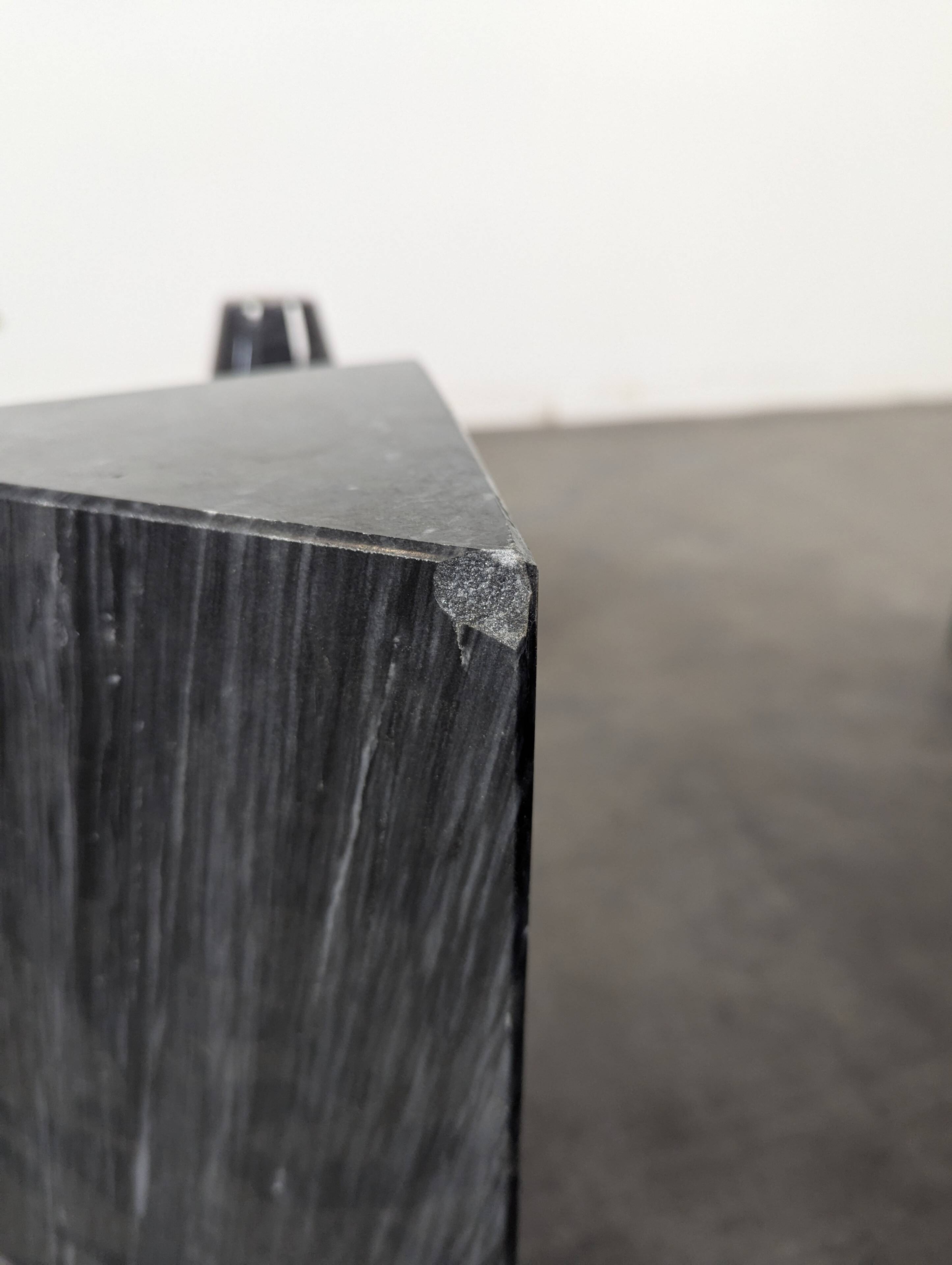 Table basse en marbre formes géométriques