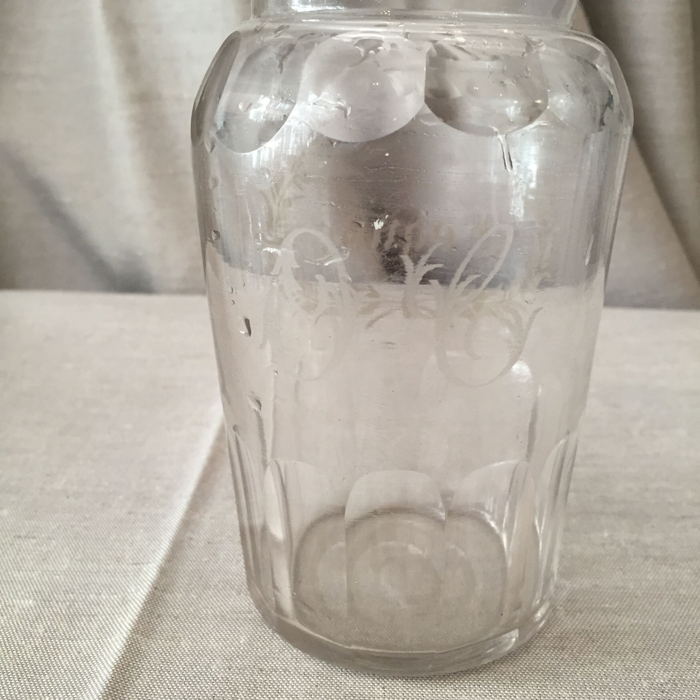 Bottle in gravel glass cognac of the years 1930