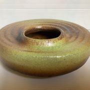 Vase spirale tripode céramique verte marron
