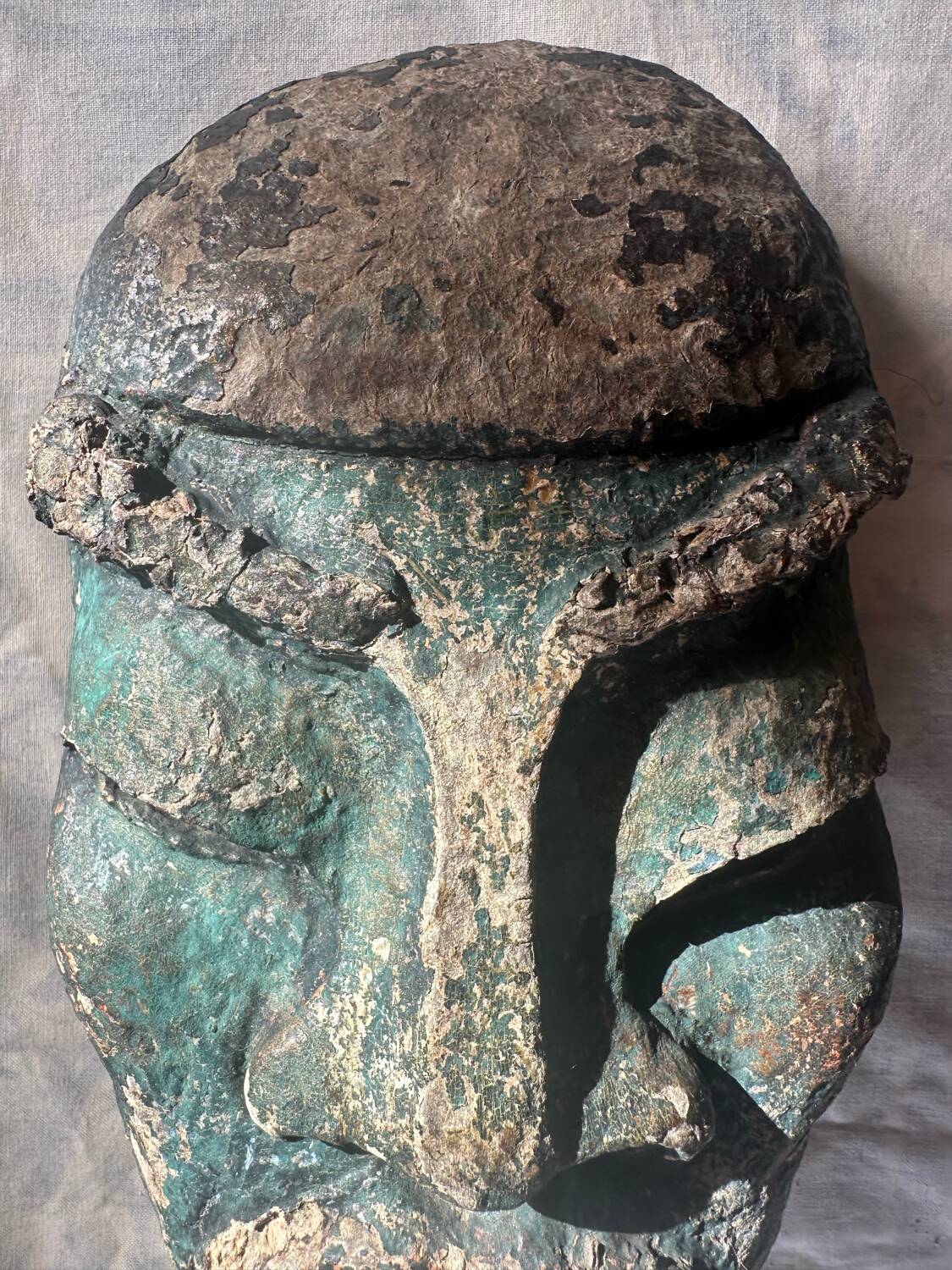 Masque en papier mâché