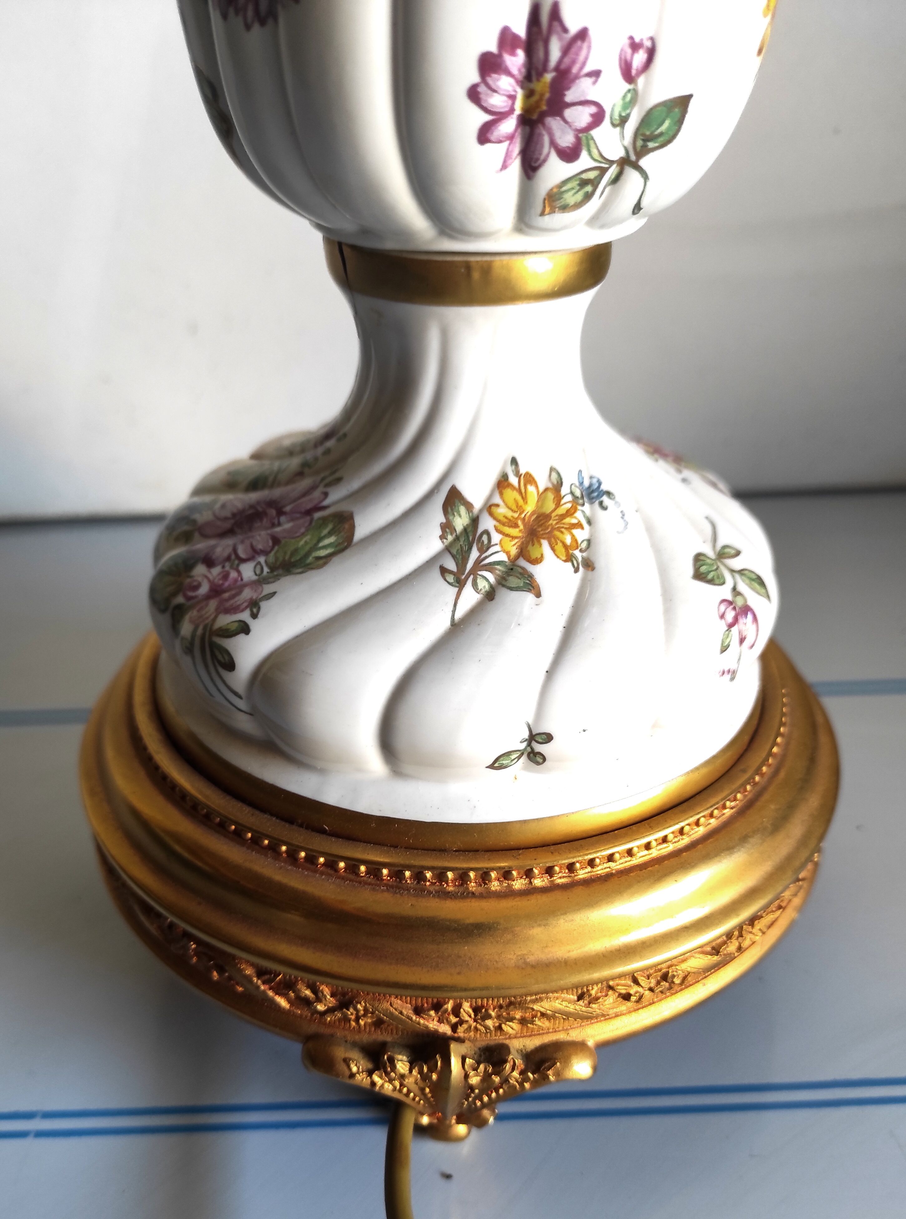 English porcelain lamp