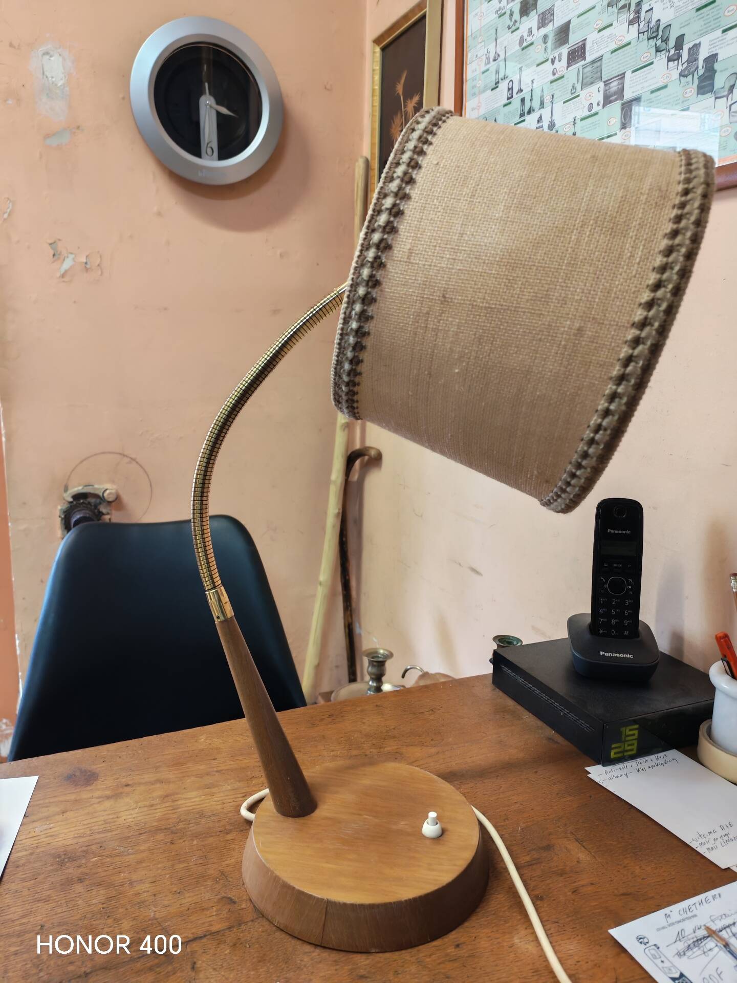 Temde Leuchten desk lamp with a gooseneck in teak, 1960s design.