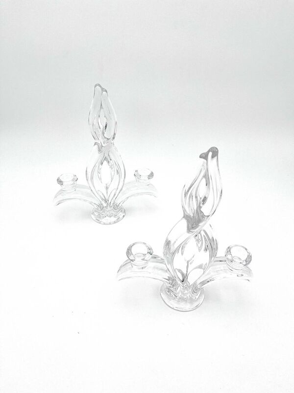 2 Bougeoirs  ''Fleur de Lys'' – Cristal Art Vannes France – 1960