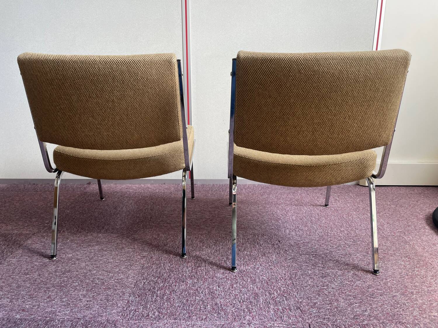 Paire de chauffeuses années 1970