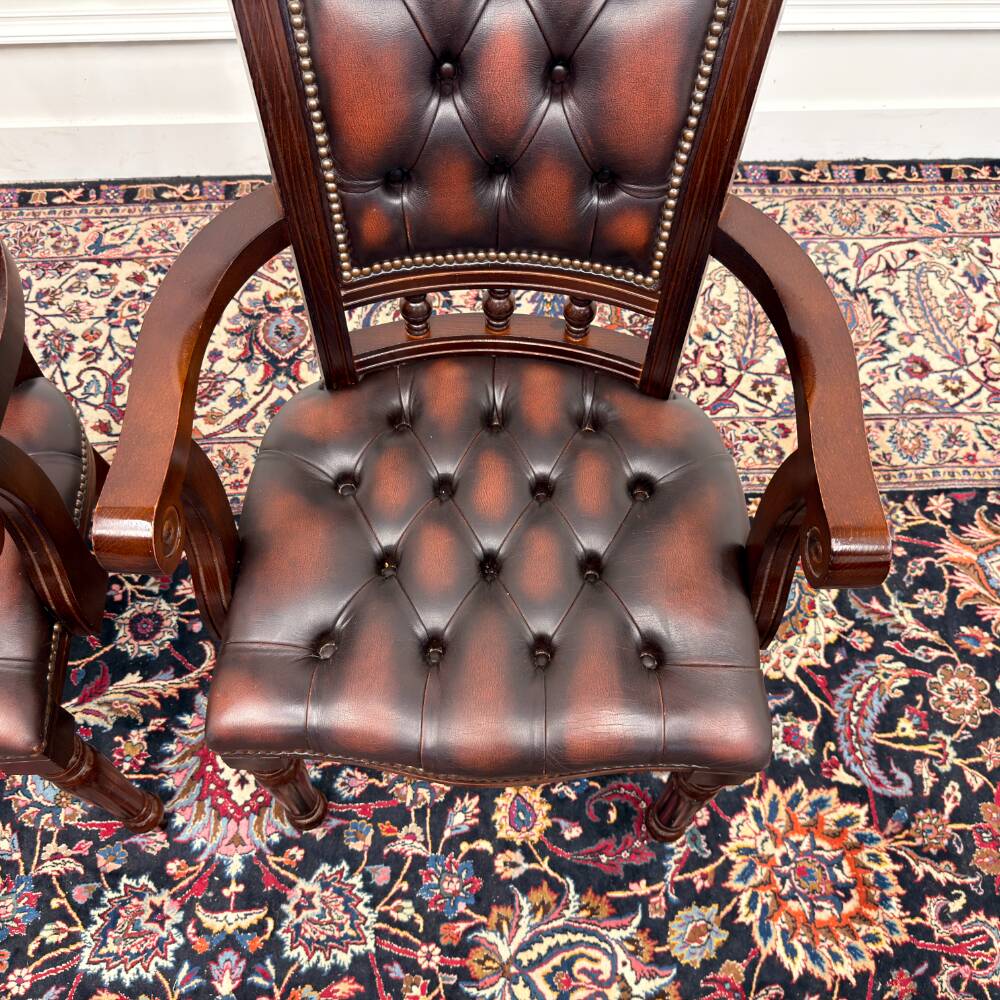 Ensemble de chaises de bureau anglaises bordeaux