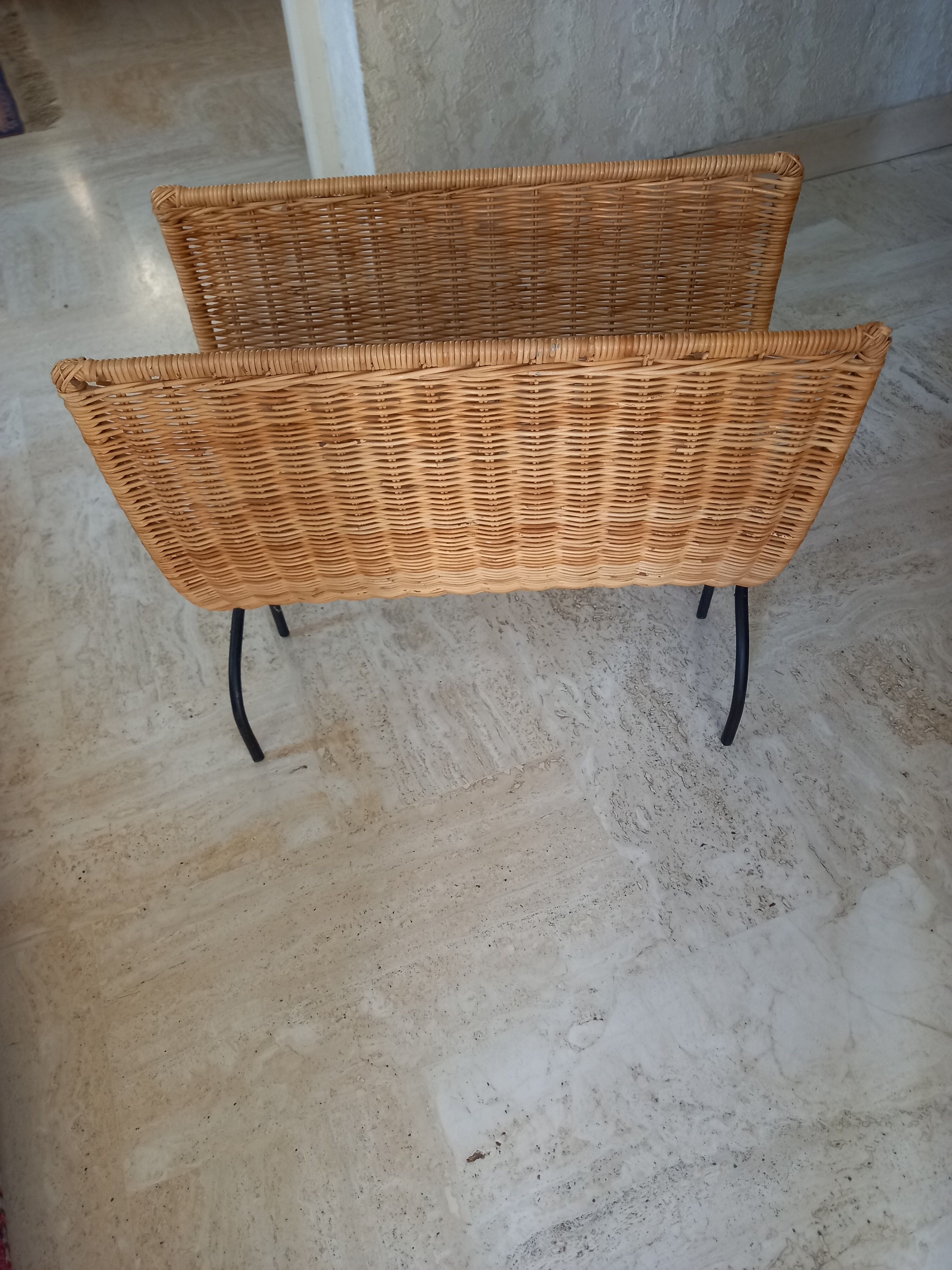 Wicker folding magazine door