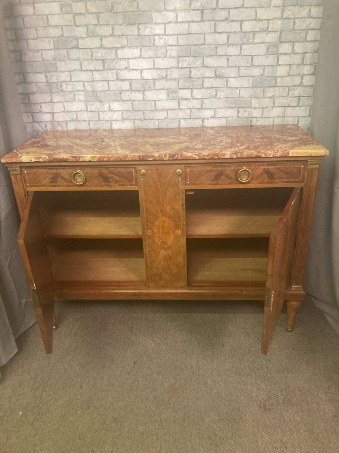 Buffet marqueté