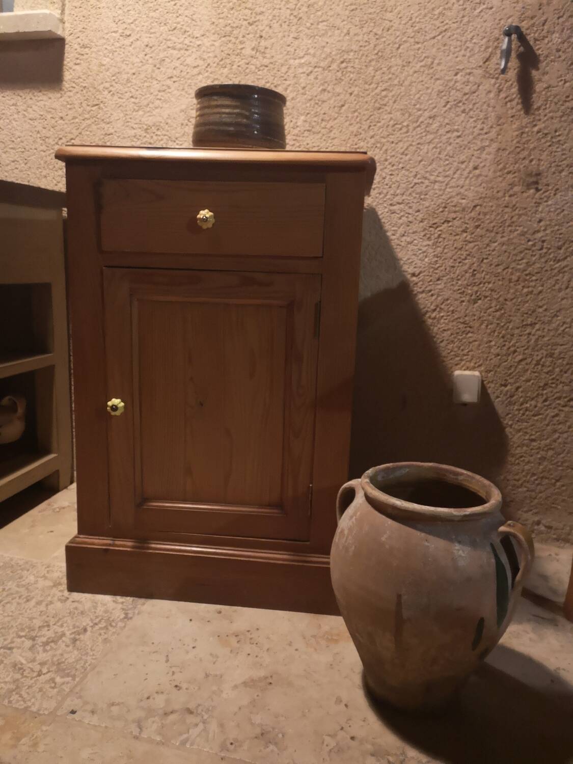 Solid pine jam maker