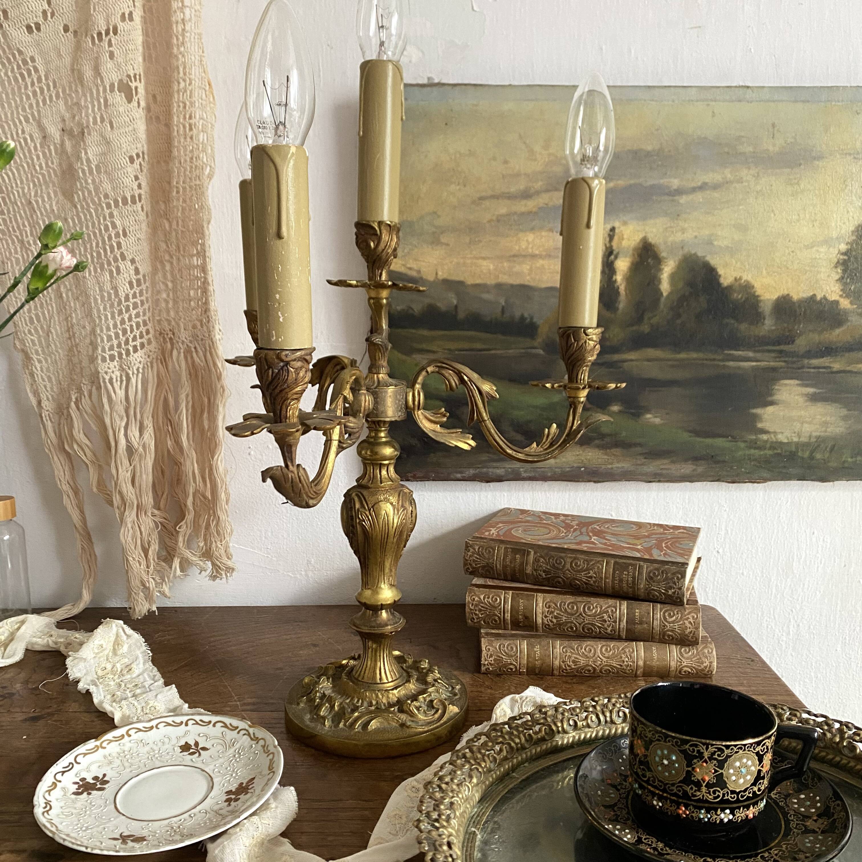 Chandelier lamp with 4 lights in gilded bronze.