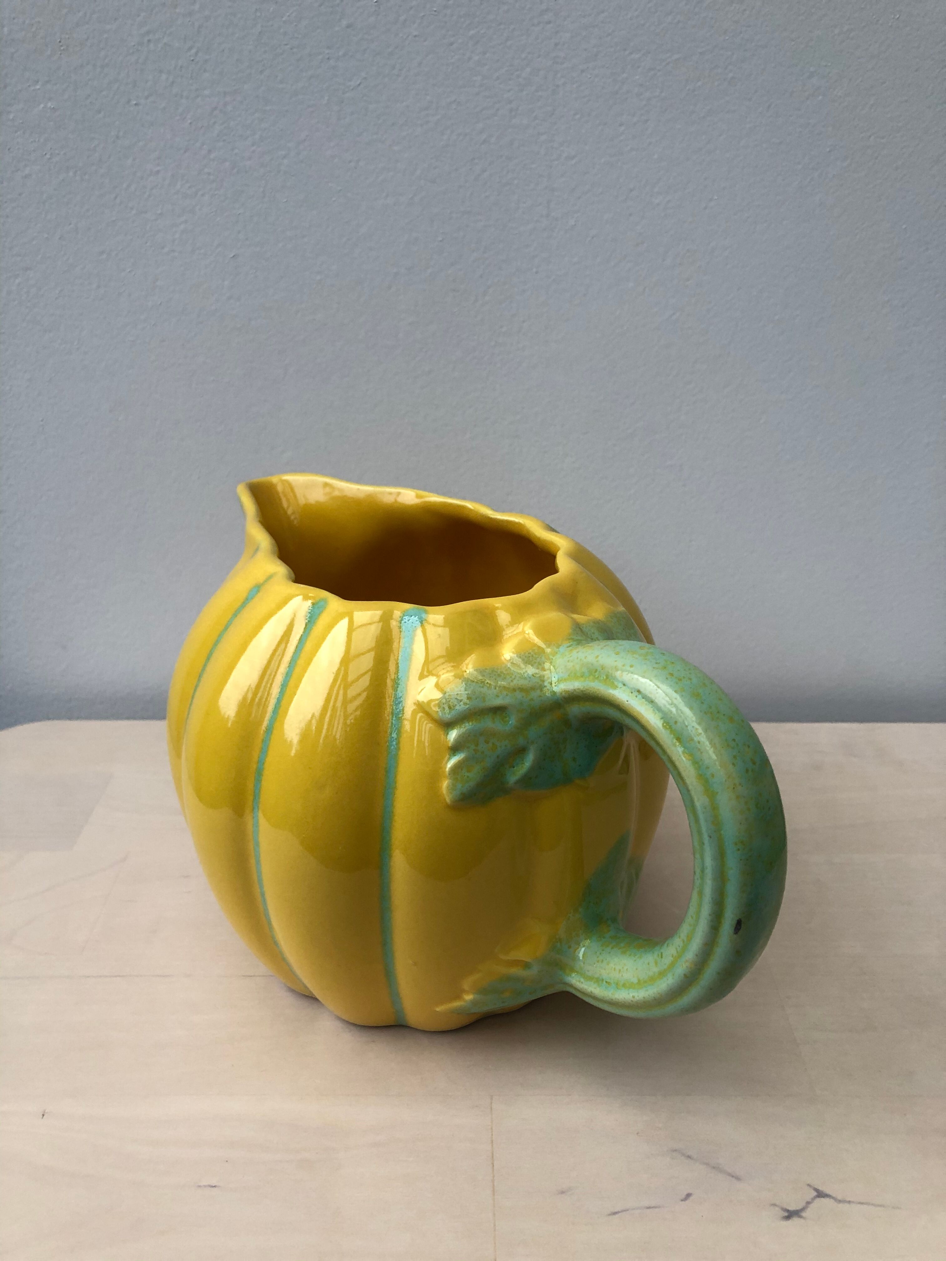 Melon pitcher