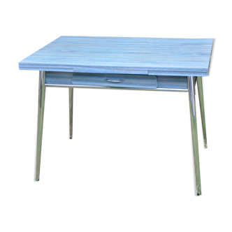Table in formica
