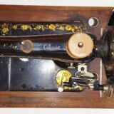 Machine sewing manual and Original portable, Victoria from 1894