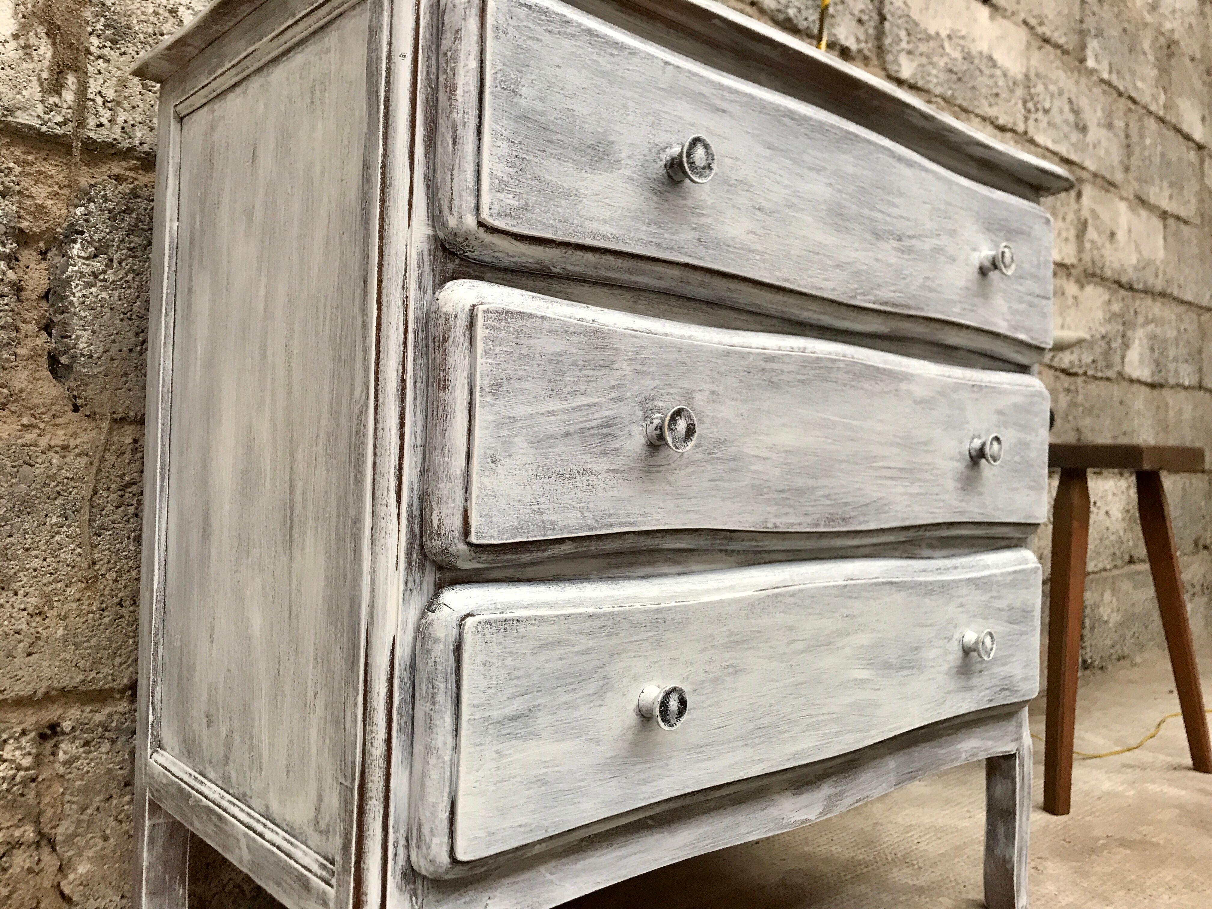 Commode en bois blanche et grise patinée vintage années 70