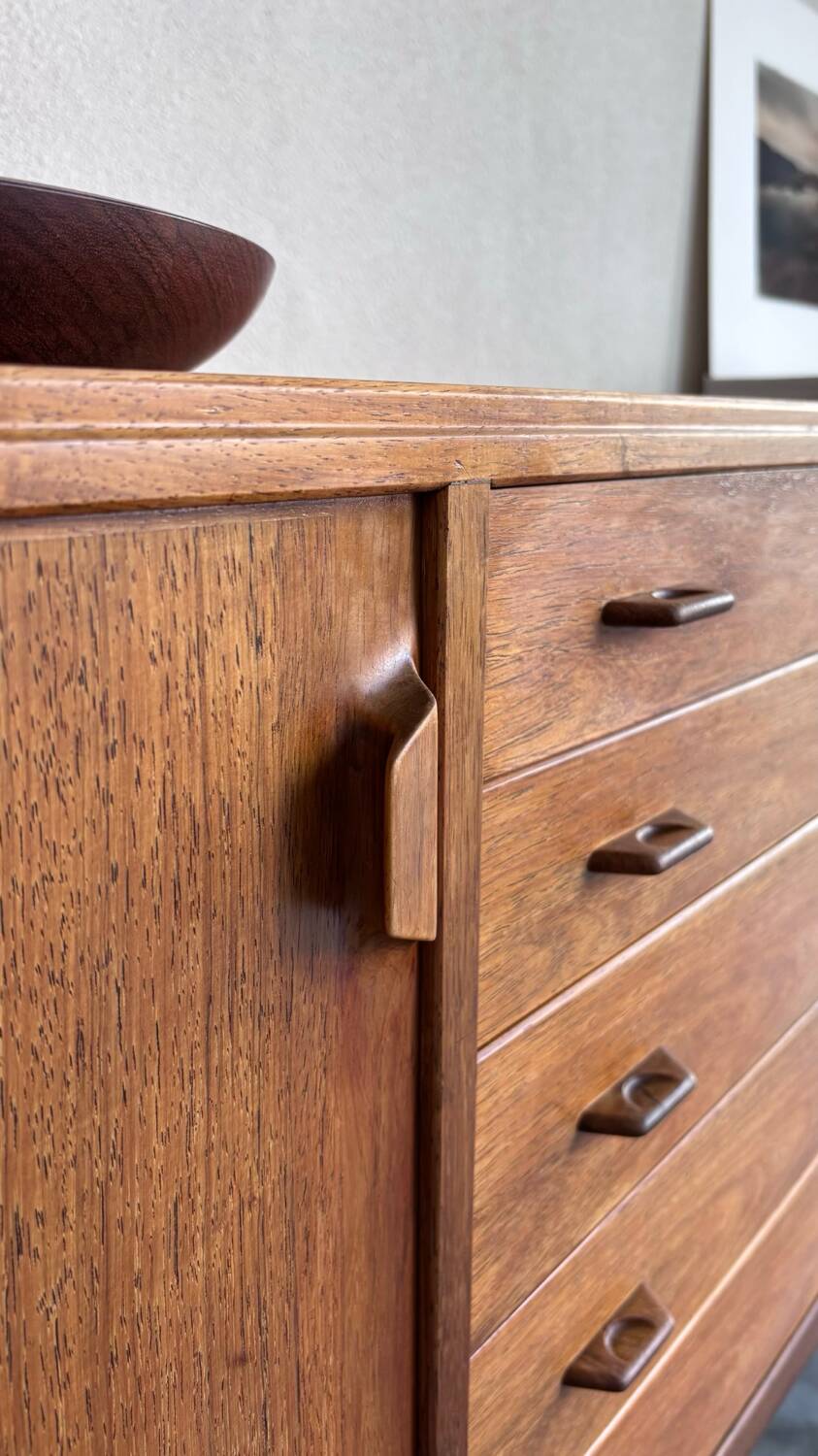 Buffet Henry Rosengren Hansen en palissandre, milieu du siècle