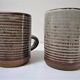 Deux mugs grès émaillé Roger Jacques signature manuscrite