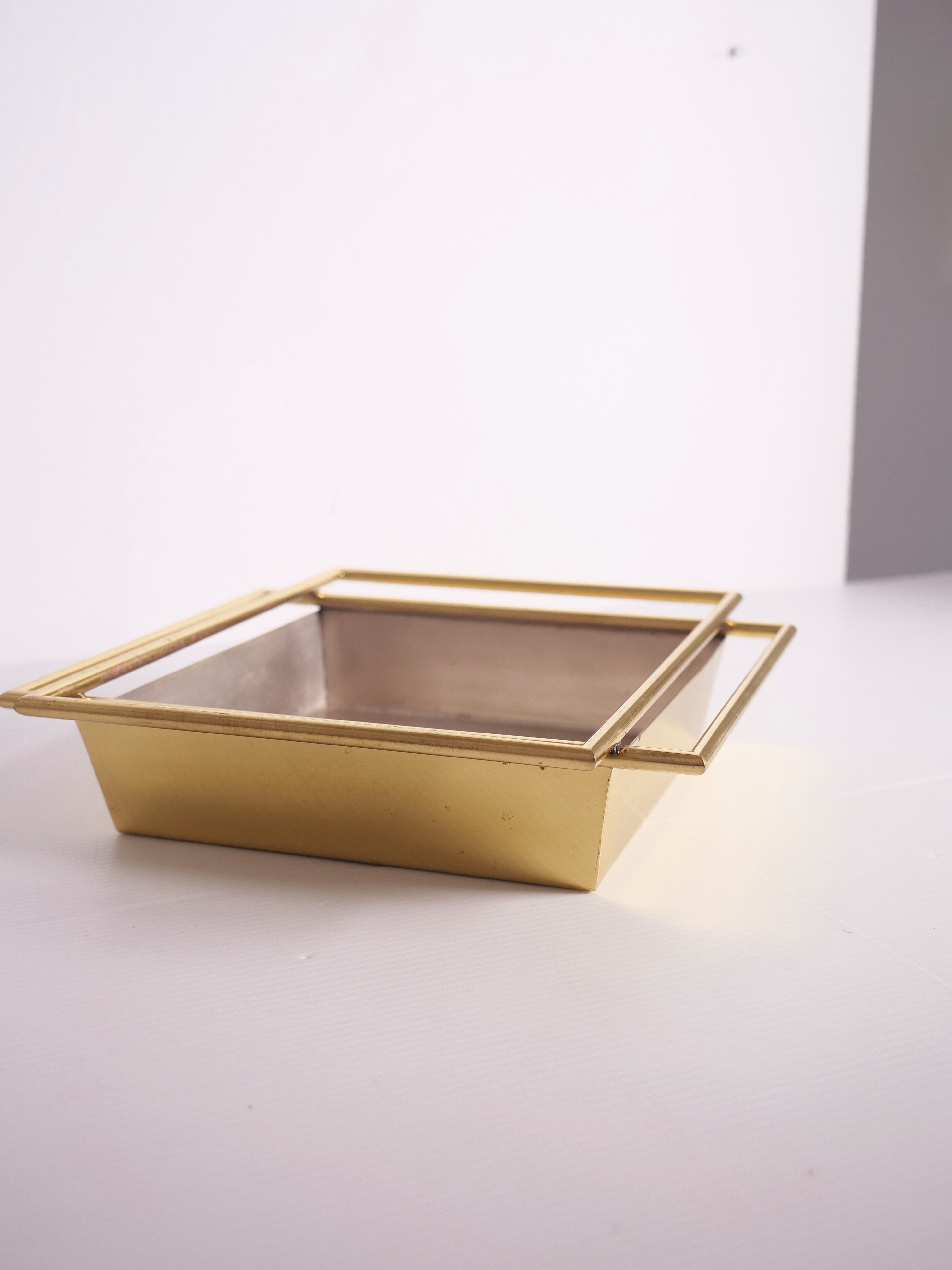 centerpiece, potpourri or golden brass planter