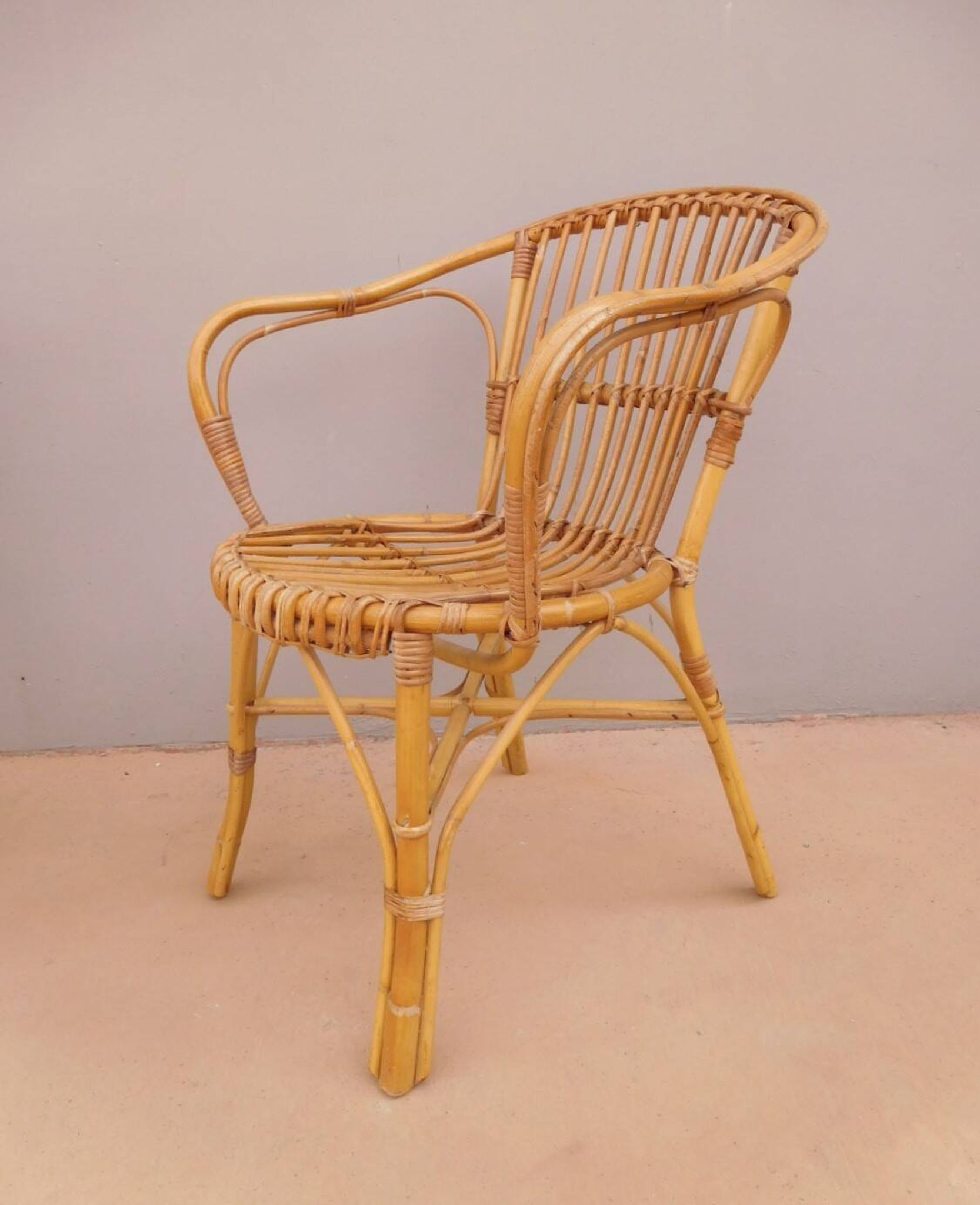 Ensemble table et chaises en rotin