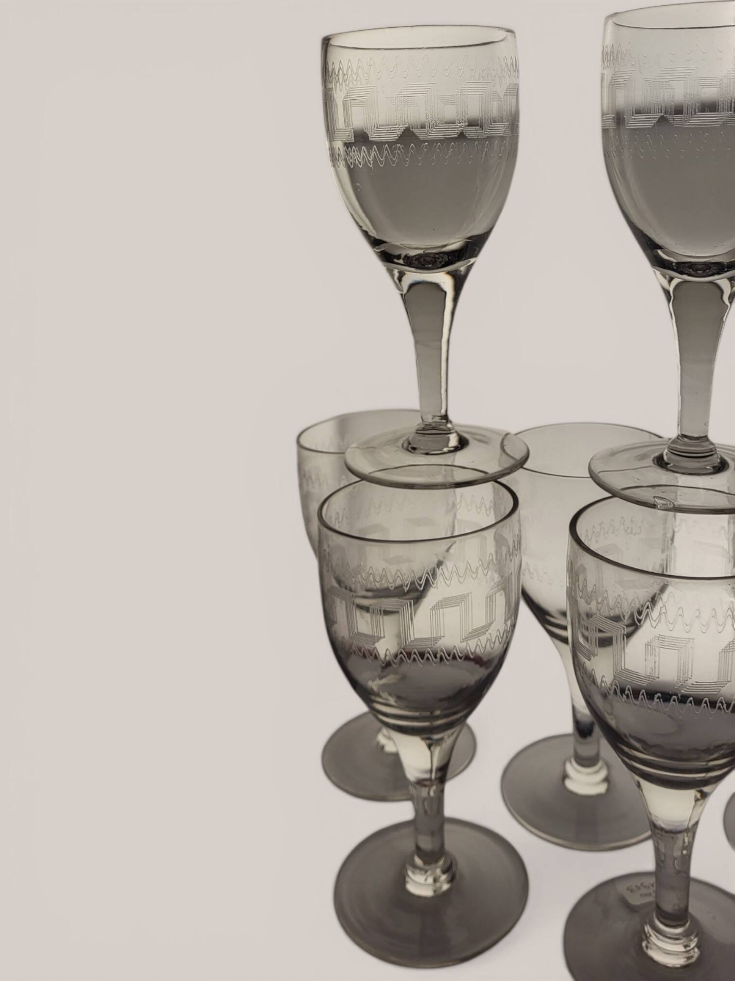 7 wine glasses with Greek decoration / glass. Height 16.5 cm. Diameter at the rim.