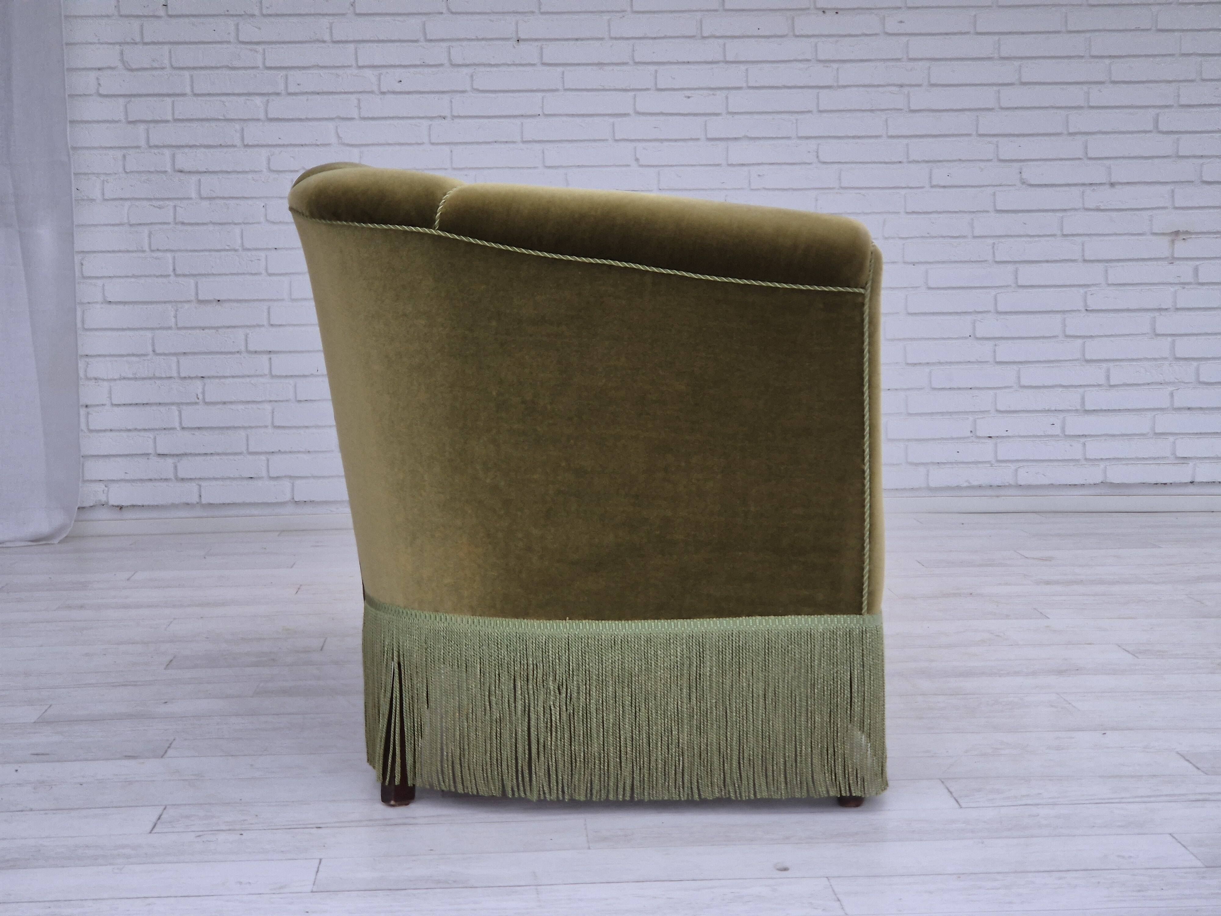 Canapé 3 places danois des années 1960, mobilier en velours, bois de hêtre.