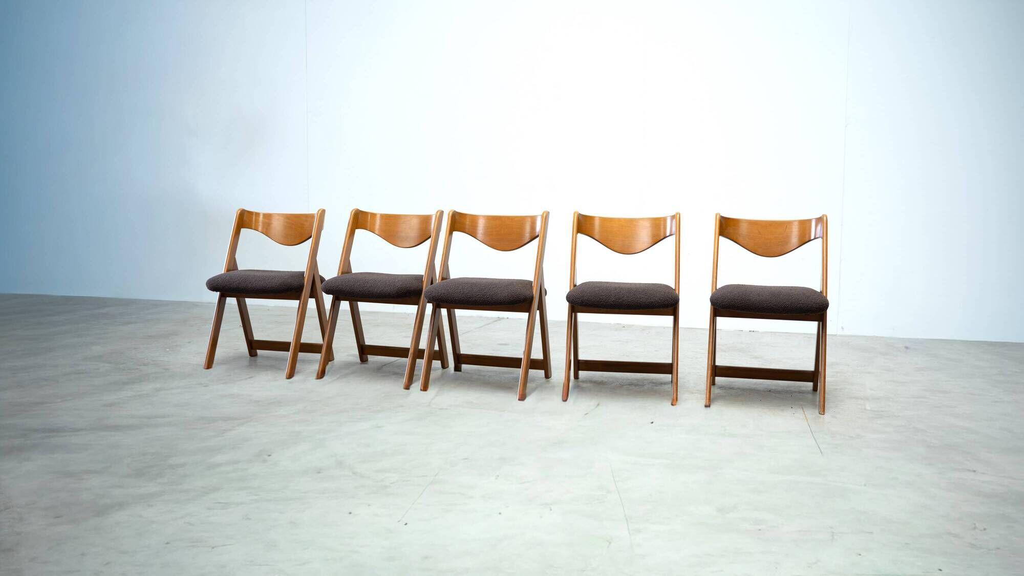 Set of five Italian dining chairs in the manner of Willy Rizzo