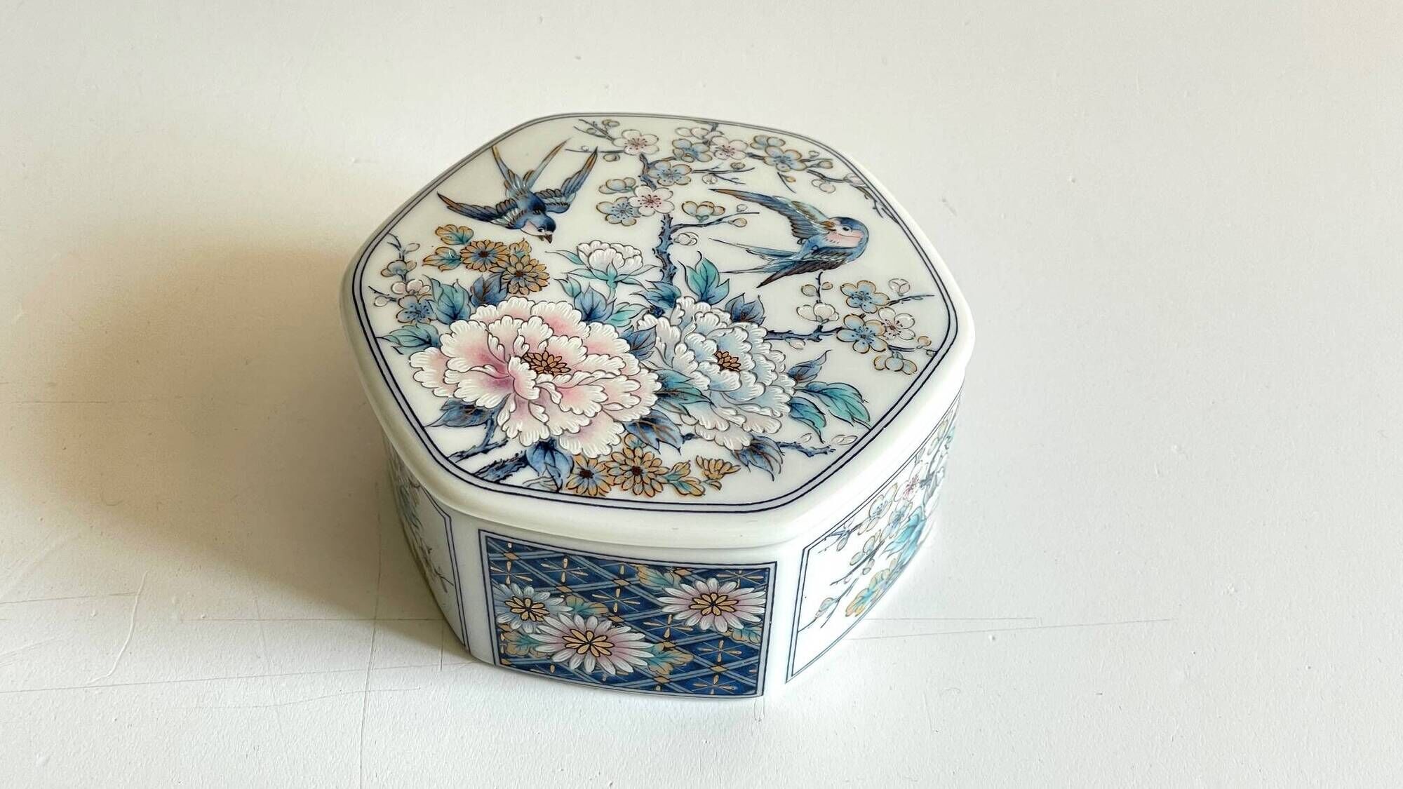 Ashtray porcelain japan