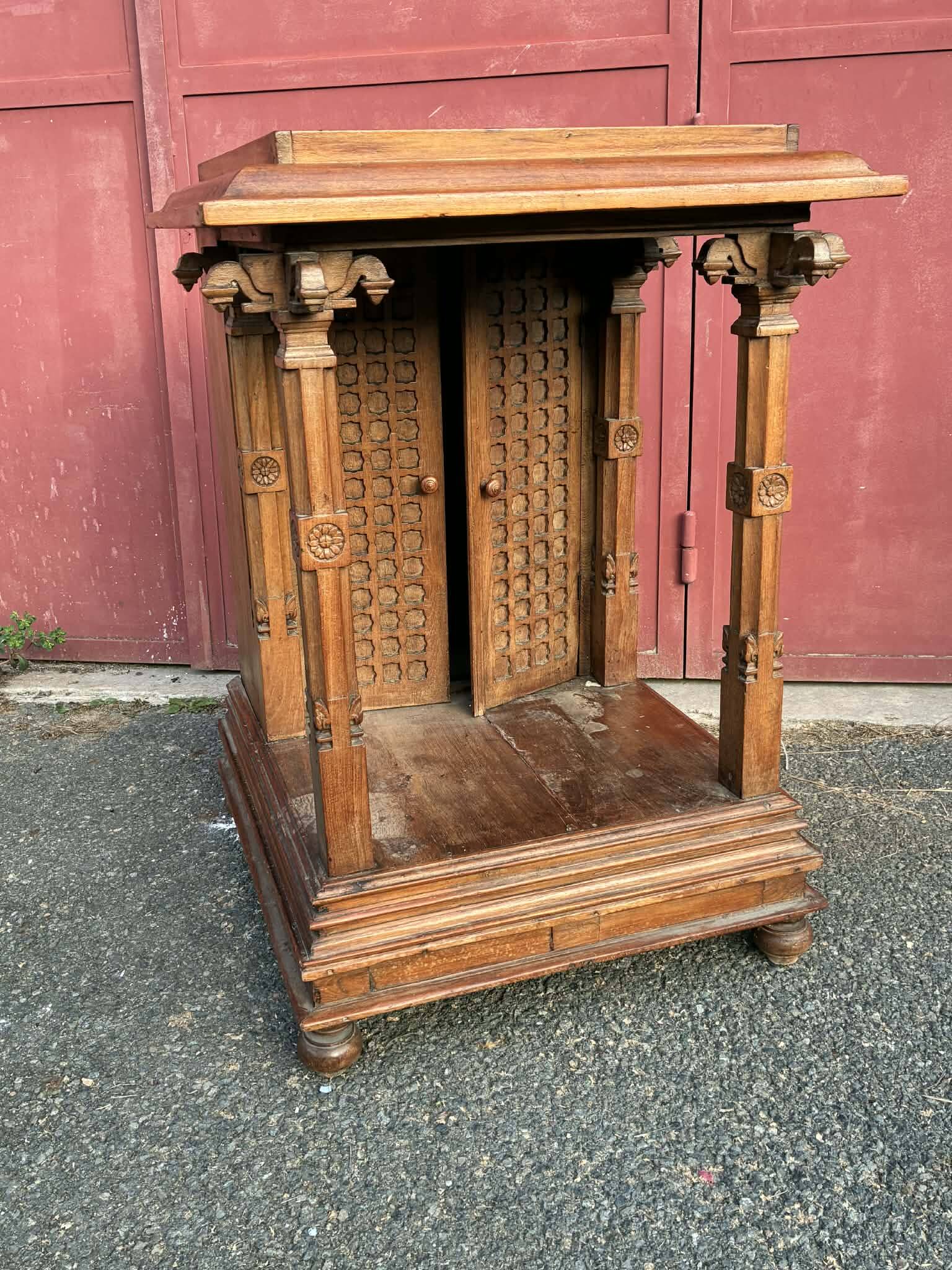 Occasional furniture