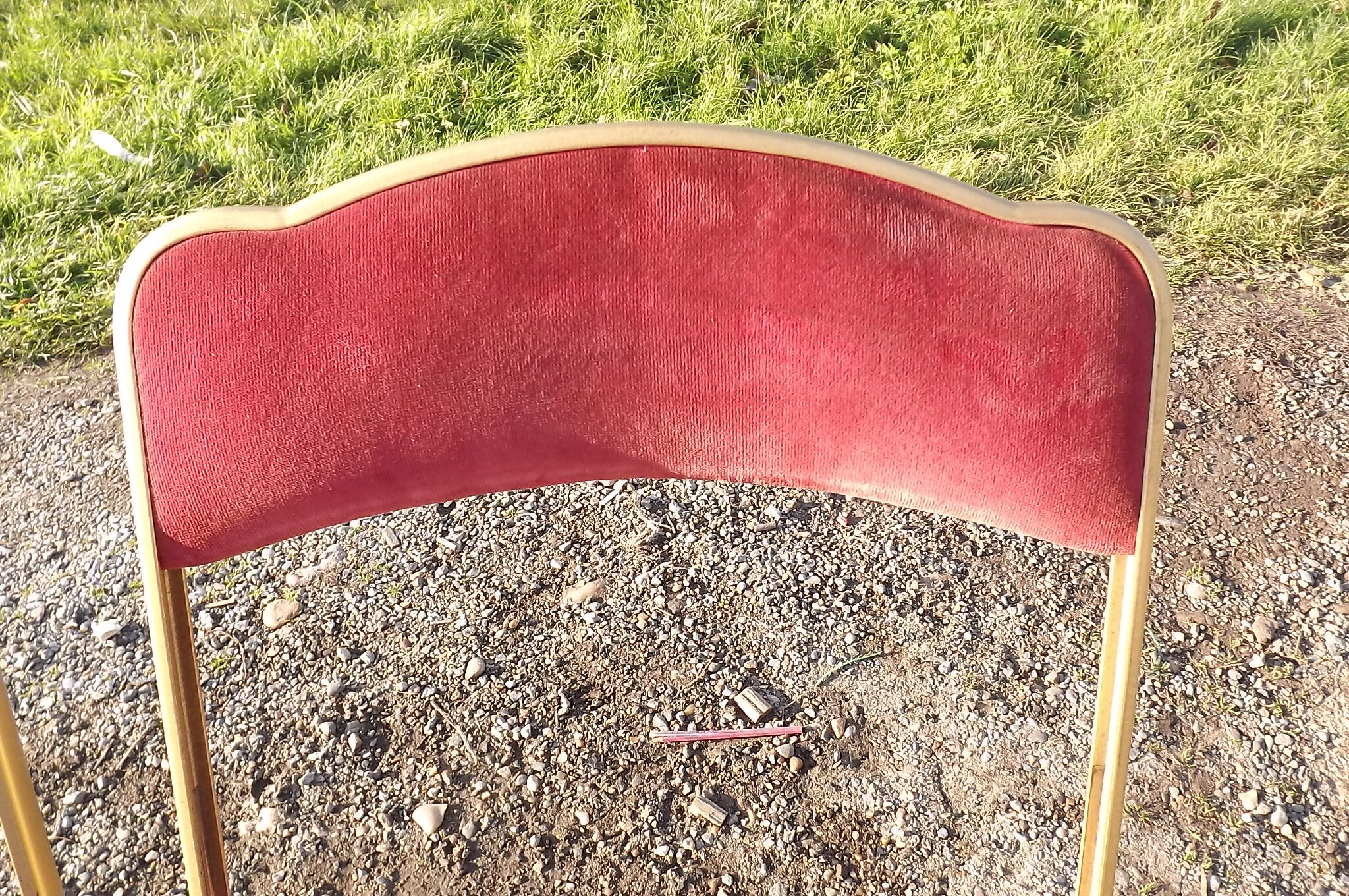 Paire de chaises année 70 métal doré velours bx