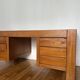 Bureau en orme de la Maison Regain