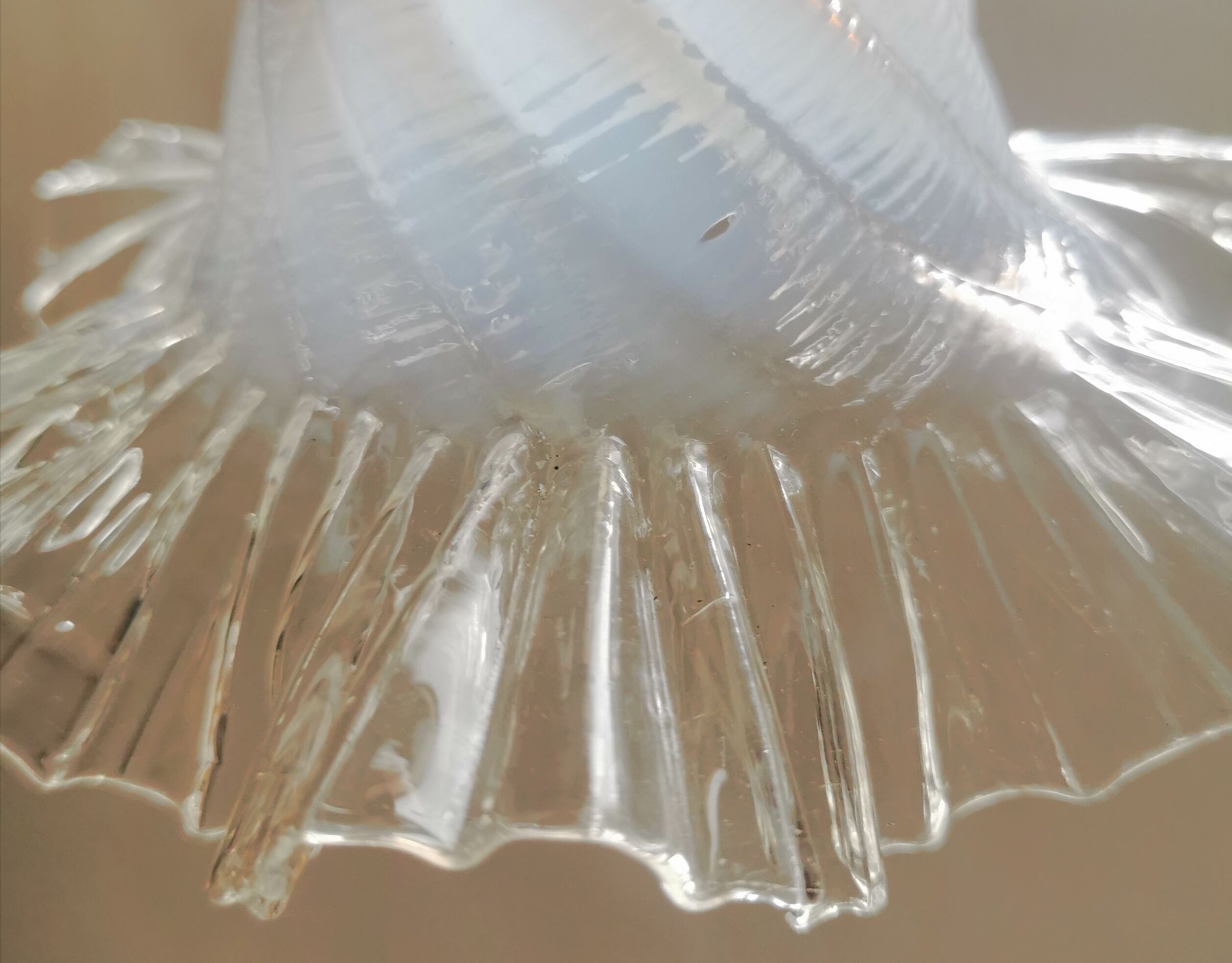 Tulip lamp opalescent glass