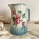 Pichet en barbotine art nouveau roses