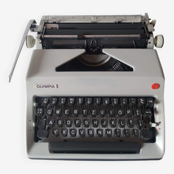 Machine à écrire Olympia Vintage 70 avec sa mallette