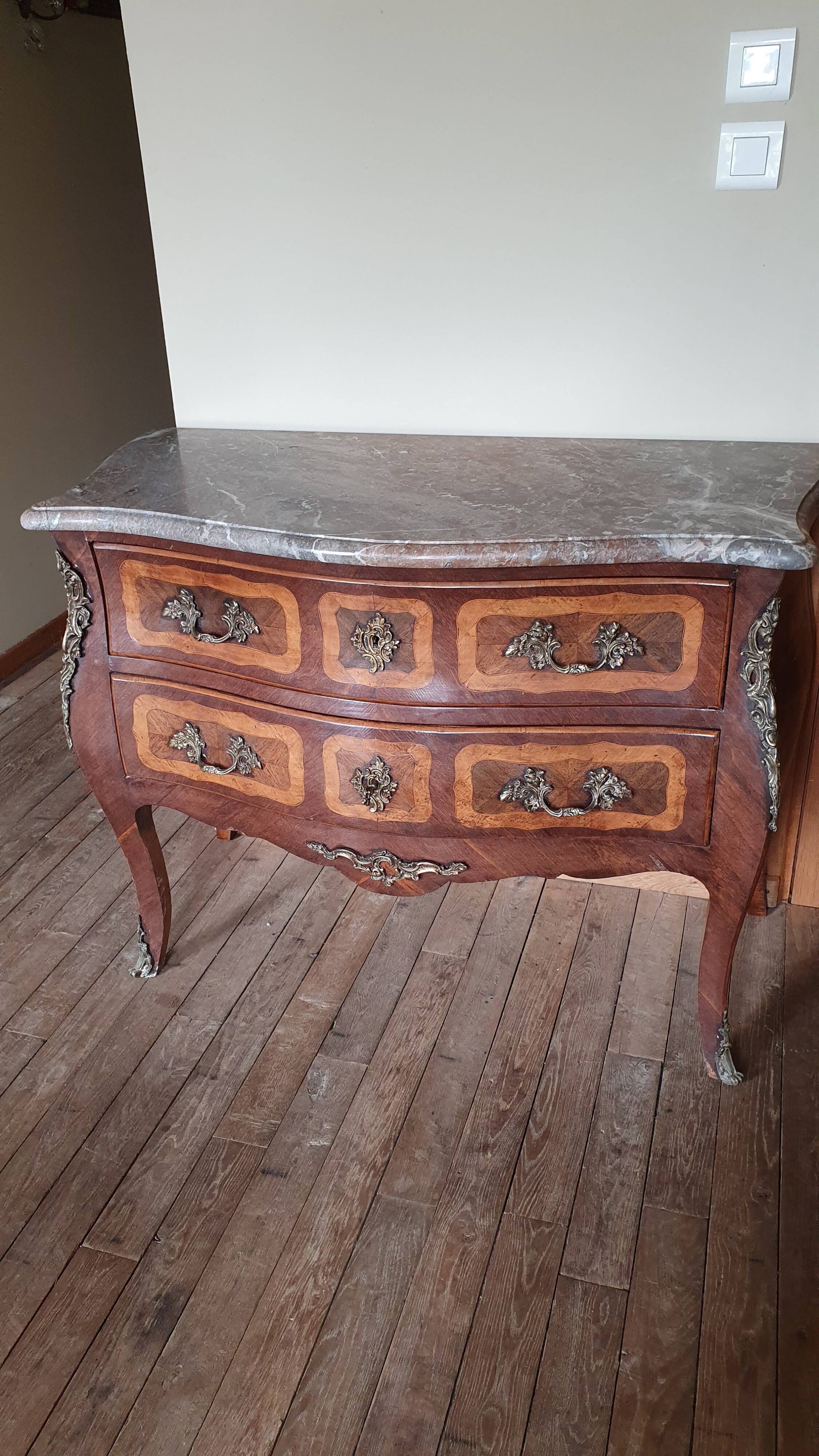 Commode sauteuse style Louis XV, époque XIXème
