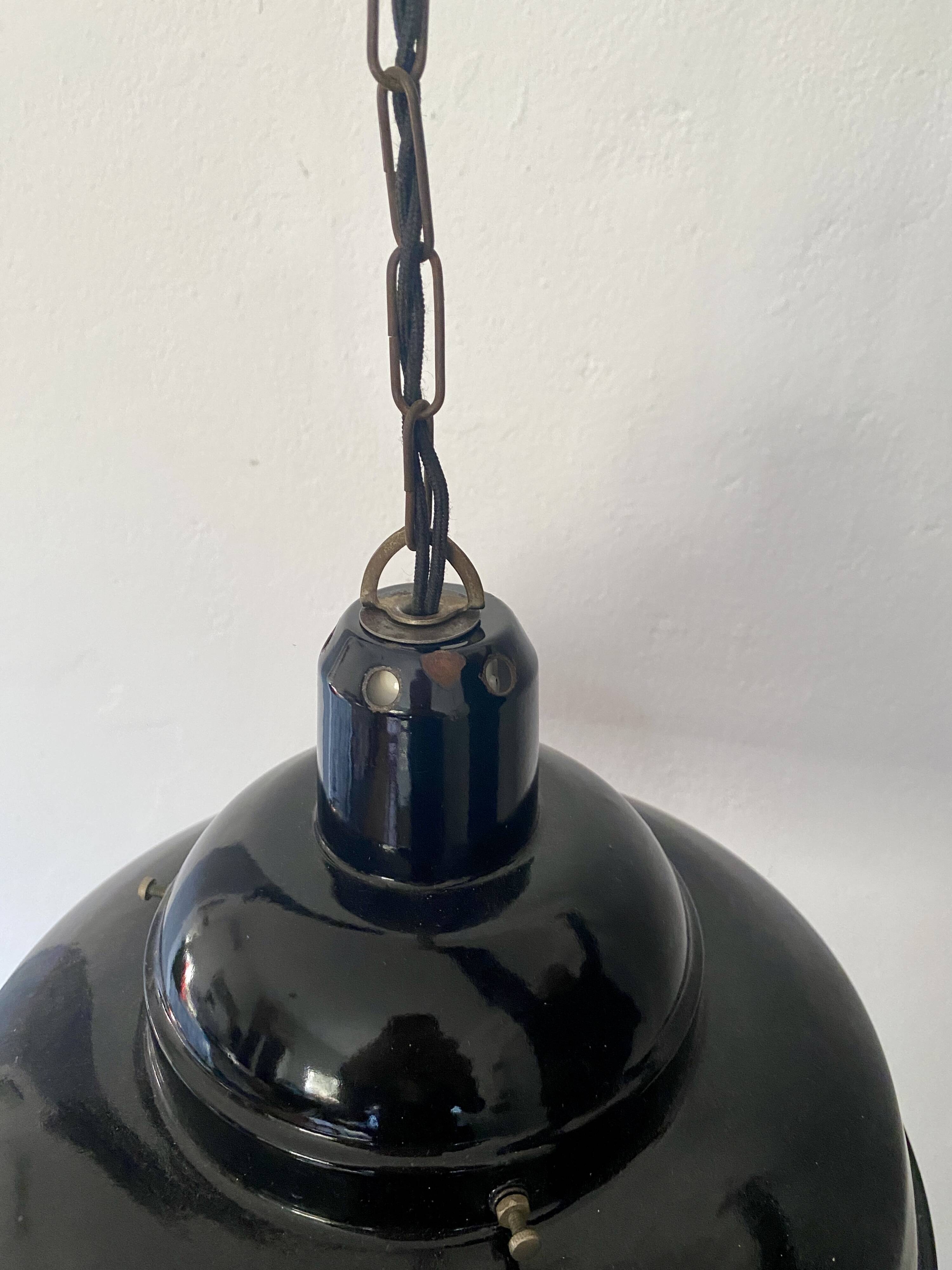 Industrial suspension, sheet metal, chain, fabric cable